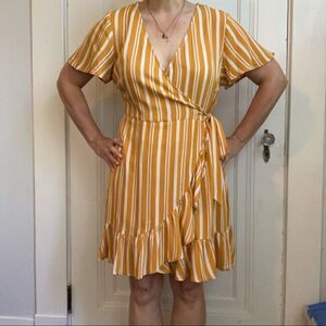 Nwot Xhiliration gold & white summer dress